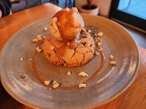 Peanut butter cookie at Mōpa in Paris