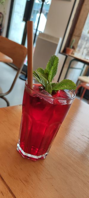 Home made drinks hibiscus at Mōpa in Paris