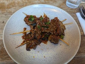 Brochettes de pleurotes at Mōpa in Paris