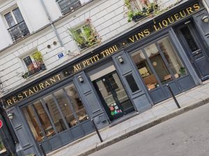 Facade at Mōpa in Paris