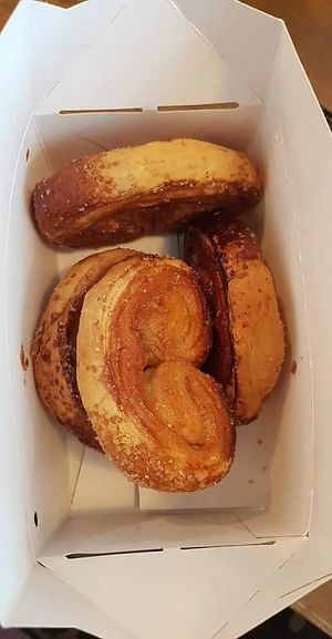 Pastries at Mōpa in Paris