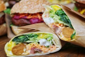 Mopa burger at Mōpa in Paris