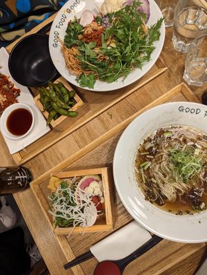 Pepper ramen and tan tan at Uki Green in Warsaw