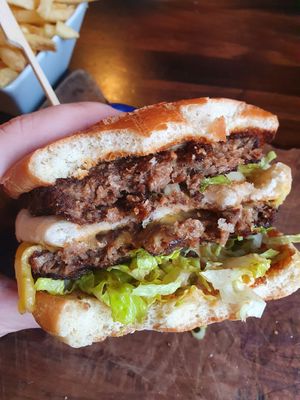 VEGAN BIG MAC OF DREAMS at The Queens Head in Farnham