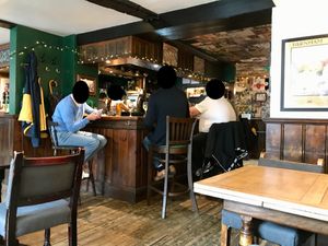 The interior at The Queens Head in Farnham