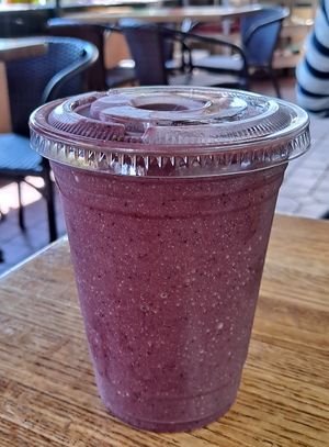 Tutti Frutti: Frozen banana, acaí nectar, blueberries, strawberries, and raspberries at Follow Your Heart Market & Cafe in Canoga Park