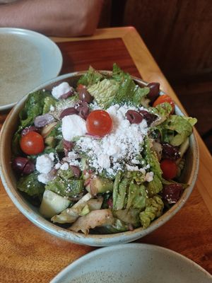 Griekse salade at Follow Your Heart Market & Cafe in Canoga Park