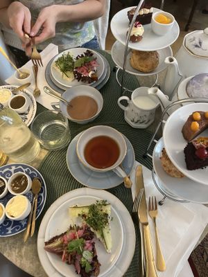 My friend ordered the original menu and o got the vegan one, look how similar they are!  at Alice & Kattens Tesalong in Lund