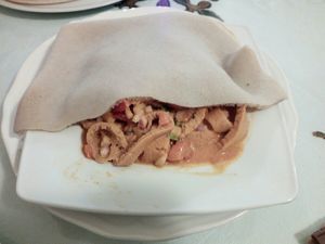 Fir fir with chickpeas at Habesha in Bologna