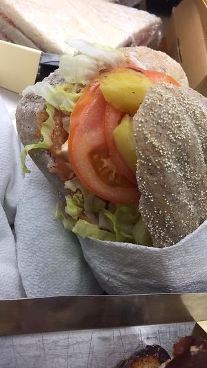 Panino vegano per il pranzo  at Pasticceria Ki  in Minerbio