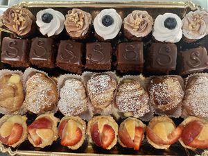 Pasticcini vegani at Pasticceria Ki  in Minerbio