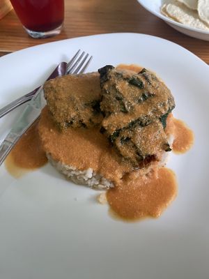 Rollitos de col rellenos de verdura y arroz integral  at Pura vida in Tuxtla Gutierrez