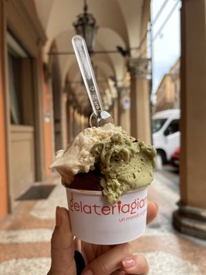 Pistachio, cioccolate, nociatella at Gelateria Gianni in Bologna