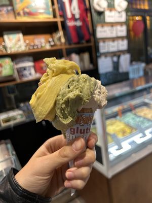 Gelato gusti nocciola, pistacchio e Sole   at Gelateria Gianni in Bologna