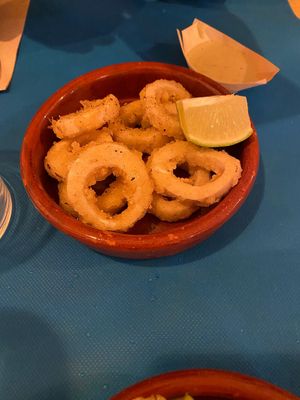 Los aros de konjac son mi plato favorito salado de este genial restaurante !! at CactusCat Bar in Barcelona