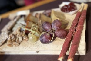 Tabla de quesos #Veganuary at CactusCat Bar in Barcelona