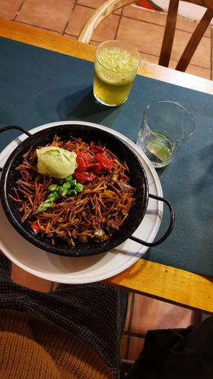 Fideuá con 7setas y alioli de aguacate #Veganuary at CactusCat Bar in Barcelona