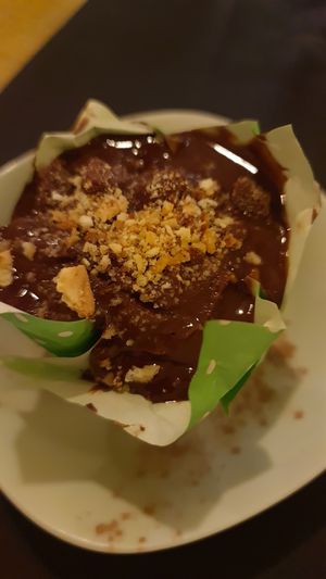 Muffin de chocolate at CactusCat Bar in Barcelona