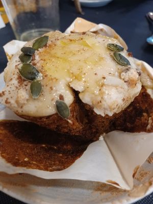 Muffin de zanahoria at CactusCat Bar in Barcelona