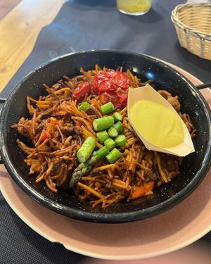 Fideos de setas con su salsa  at CactusCat Bar in Barcelona