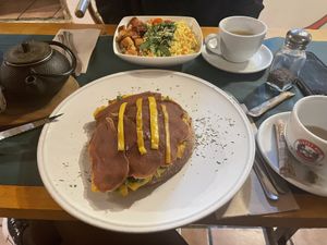 Tofu scramble and ham&cheese toast  at CactusCat Bar in Barcelona