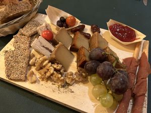 Taula de formatges vegans #Veganuary at CactusCat Bar in Barcelona