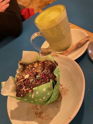 Muffin de chocolate + Matcha  at CactusCat Bar in Barcelona