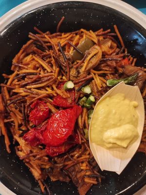 Fideuá de setas #Veganuary at CactusCat Bar in Barcelona