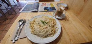 Pasta with Alfredo sauce at CactusCat Bar in Barcelona