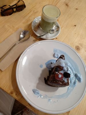 Tea with cake! Snack break! at CactusCat Bar in Barcelona