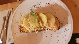 Cheeze toast at CactusCat Bar in Barcelona