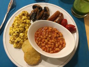 Full English breakfast at CactusCat Bar in Barcelona