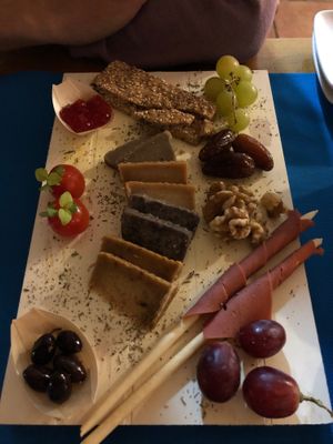 Tabla de quesos veganos. at CactusCat Bar in Barcelona