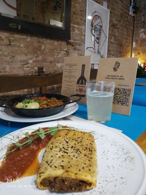 Una imagen vale más que mil palabras! Delicioso! at CactusCat Bar in Barcelona