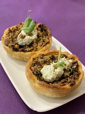 Mini quiche de champiñones  at CactusCat Bar in Barcelona