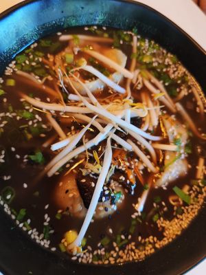 Orientalny bulion z pierożkami Dim Sum at Falla in Slupsk