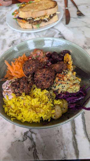 Veggie ball Buddha bowl at Down to Earth in Glasgow