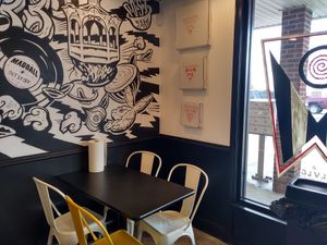 Tables at Ohio Pie in Brunswick