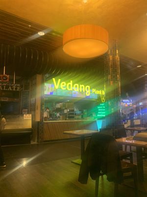 sign at Vedang - green burger | Mall of Berlin in Berlin