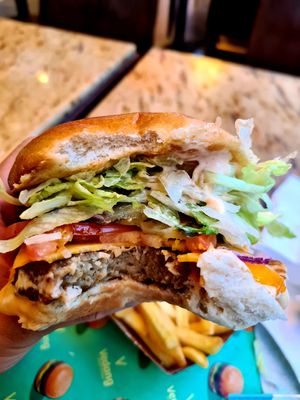 Bite of Classic Cheese at Vedang - green burger | Mall of Berlin in Berlin