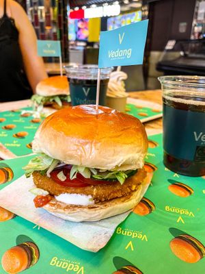 Chick burger   at Vedang - green burger | Mall of Berlin in Berlin