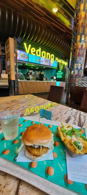 Angry Chick Burger 🍔 at Vedang - green burger | Mall of Berlin in Berlin