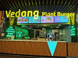 The shop at Vedang - green burger | Mall of Berlin in Berlin