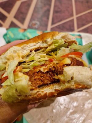 Cheezyburger at Vedang - green burger | Mall of Berlin in Berlin