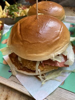 Crispy Chick Burger (with added bacon)  at Vedang - green burger | Mall of Berlin in Berlin