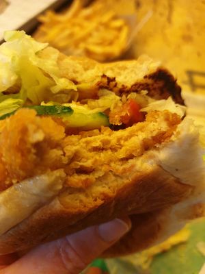 angry chick at Vedang - green burger | Mall of Berlin in Berlin