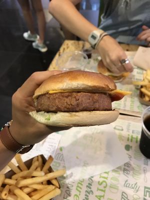 Beyond Burger  at Vedang - green burger | Mall of Berlin in Berlin