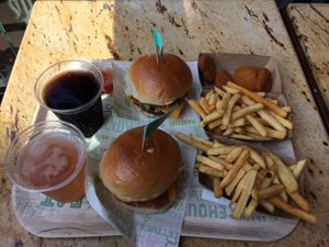 beyond burger, italian burger, nuggets & fries! at Vedang - green burger | Mall of Berlin in Berlin