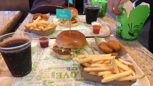 The chicken burger is so good too ! 
 at Vedang - green burger | Mall of Berlin in Berlin