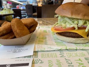 Beyond meat and nuggets, best combo at Vedang - green burger | Mall of Berlin in Berlin